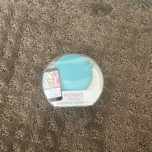Foreo Luna FoFo silicone cleansing brush with app-driven skin analysis.